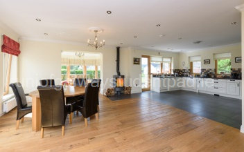 Kitchen / dining area
