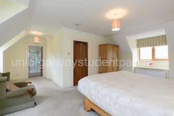Superking bedroom ensuite