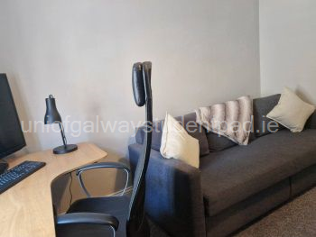 Second bedroom / Semi-private sitting area